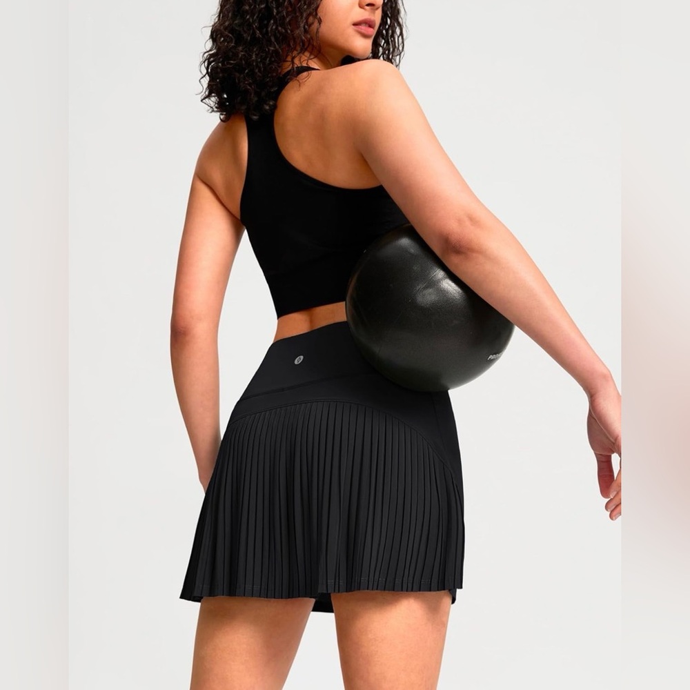 NWOT Santiny Black Pleated Tennis Skort, size Large